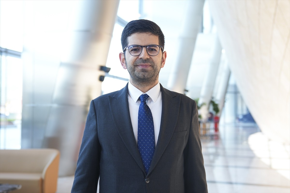 Cumhurbaşkanlığı Yatırım ve Finans Ofisi Başkanı Ahmet Burak Dağlıoğlu, AA muhabirine...