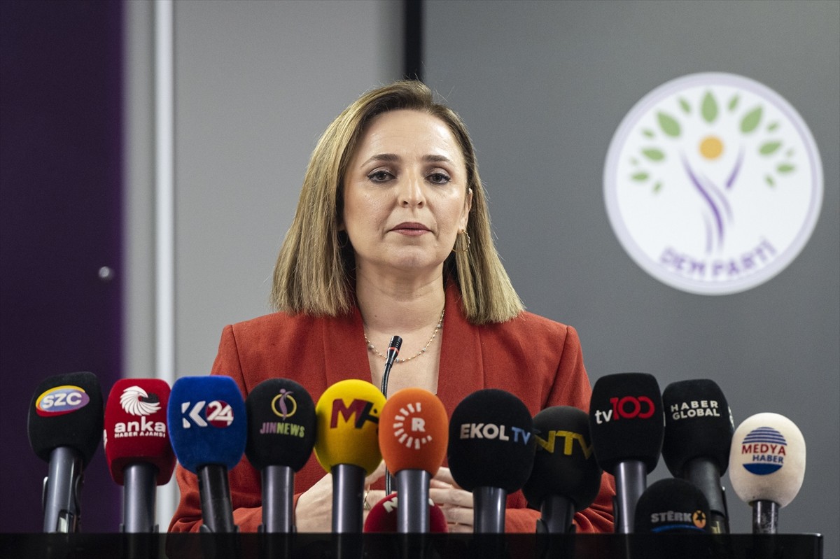 DEM Parti Sözcüsü Ayşegül Doğan, partisinin genel merkezinde düzenlediği basın toplantısında...