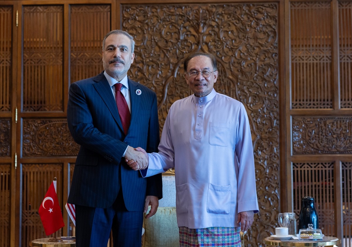 Dışişleri Bakanı Hakan Fidan (solda), Güneydoğu Asya Uluslar Birliği (ASEAN) Dışişleri Bakanları...