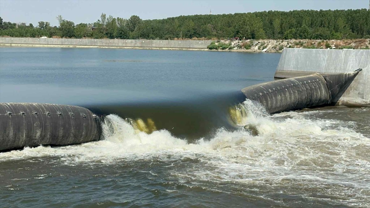 Edirne'de etkili olan kuraklık ve debilerin düşmesi nedeniyle tarımsal sulamaya katkı sağlamak...