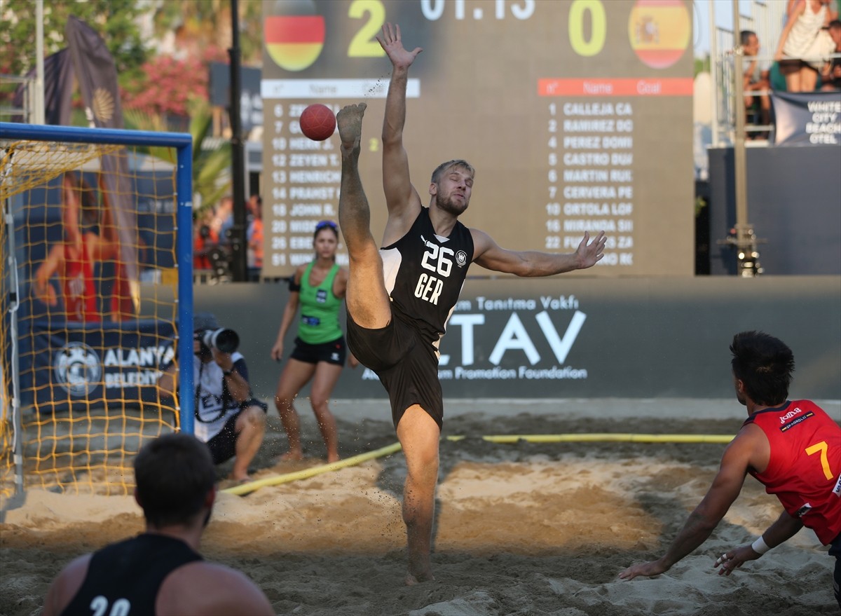 EHF Avrupa Plaj Hentbolu Şampiyonası'nda kadınlarda İspanya, erkeklerde Almanya şampiyonluğa...