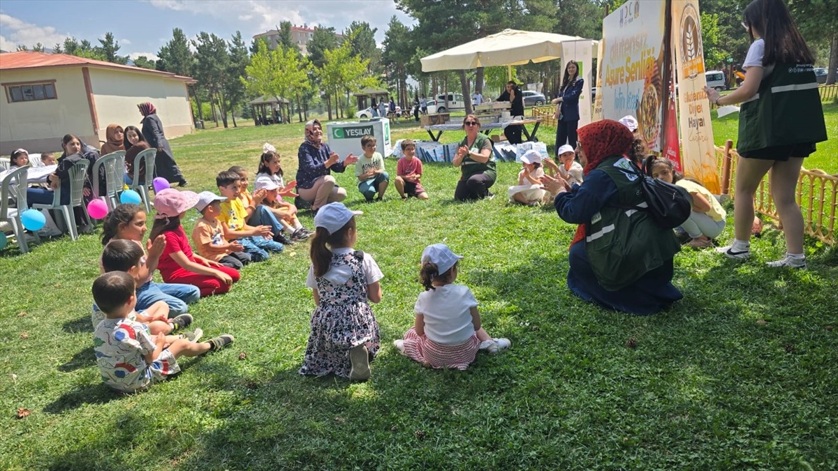 Erzurum'da "2025 Aile Yılı" kapsamında çölyak hastası bulunan ailelere yönelik "Glütensiz Aşure...