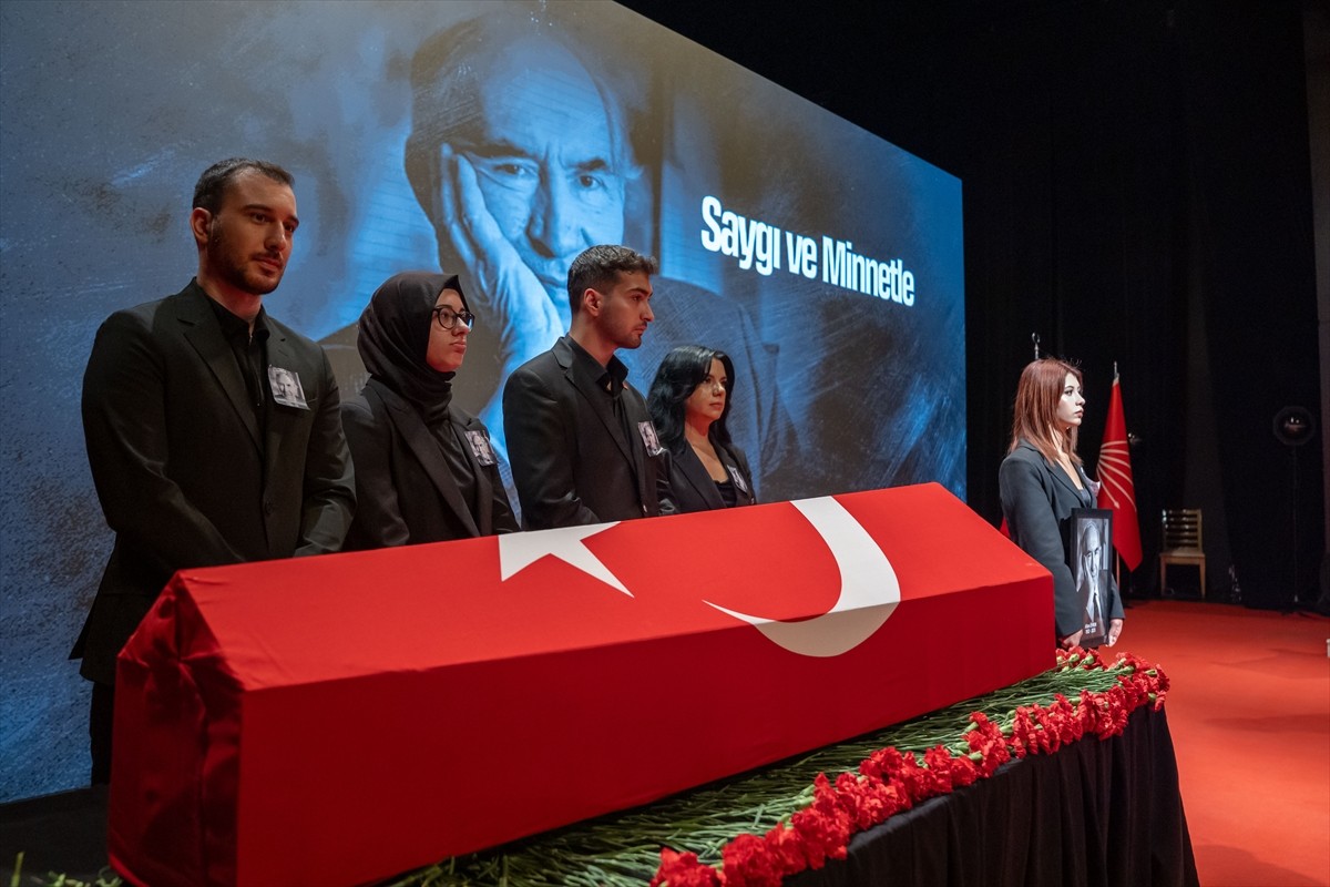 Eski CHP Genel Başkanı ve 40. Hükümetin Turizm ve Tanıtma Bakanı Mehmet Altan Öymen için, CHP...