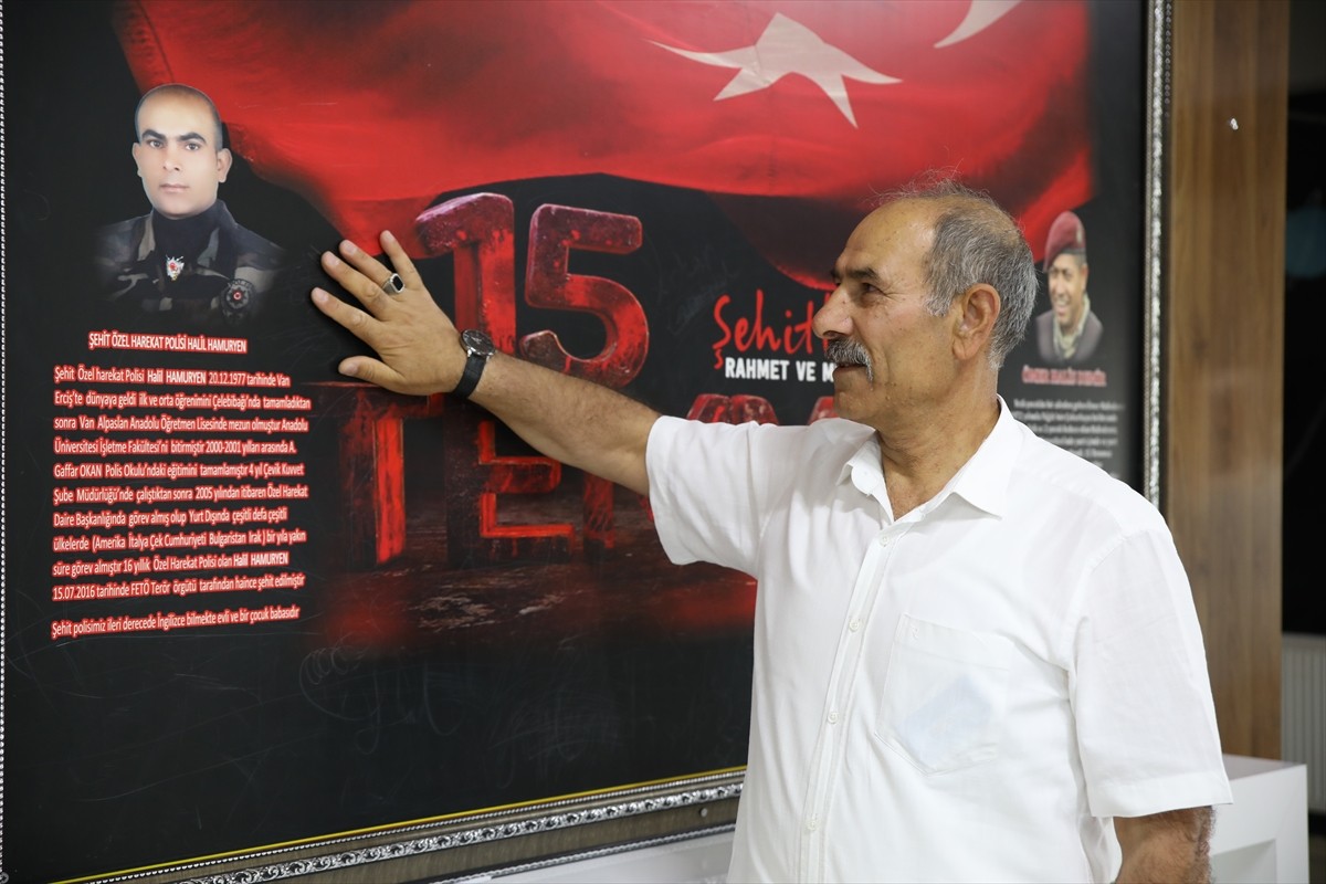 Fetullahçı Terör Örgütü'nün (FETÖ) 15 Temmuz 2016'daki darbe girişimi sırasında Özel Harekat Daire...