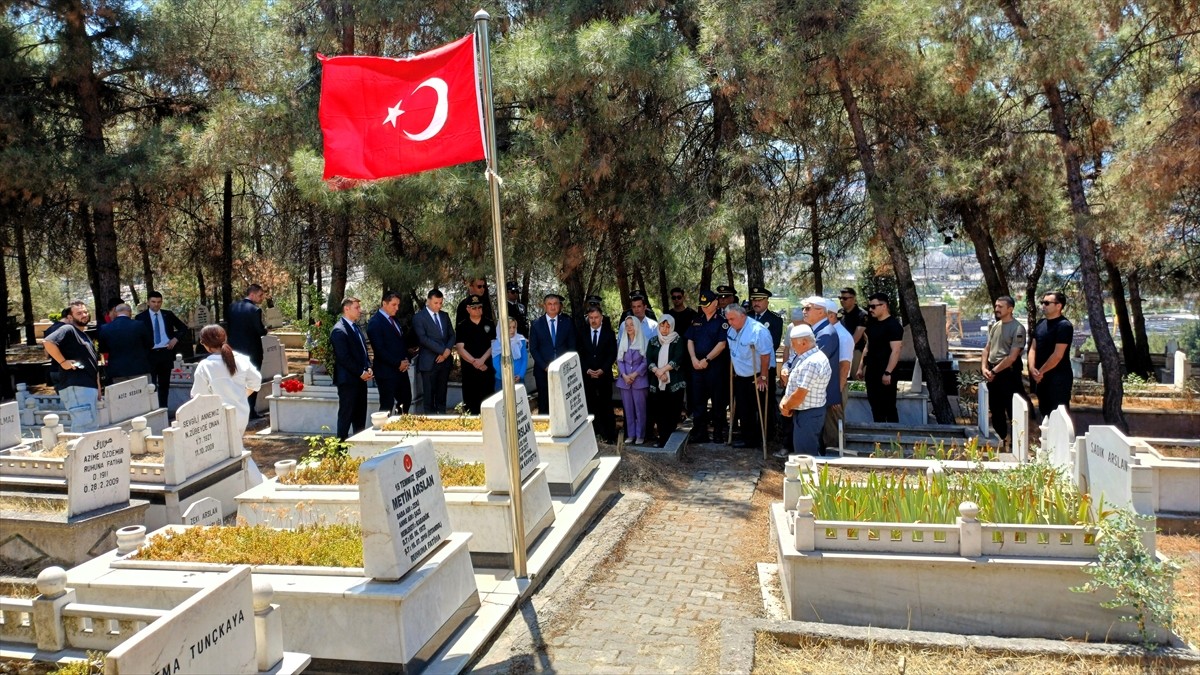 Fetullahçı Terör Örgütü'nün (FETÖ) 15 Temmuz darbe girişimi sırasında İstanbul'da şehit olan Metin...