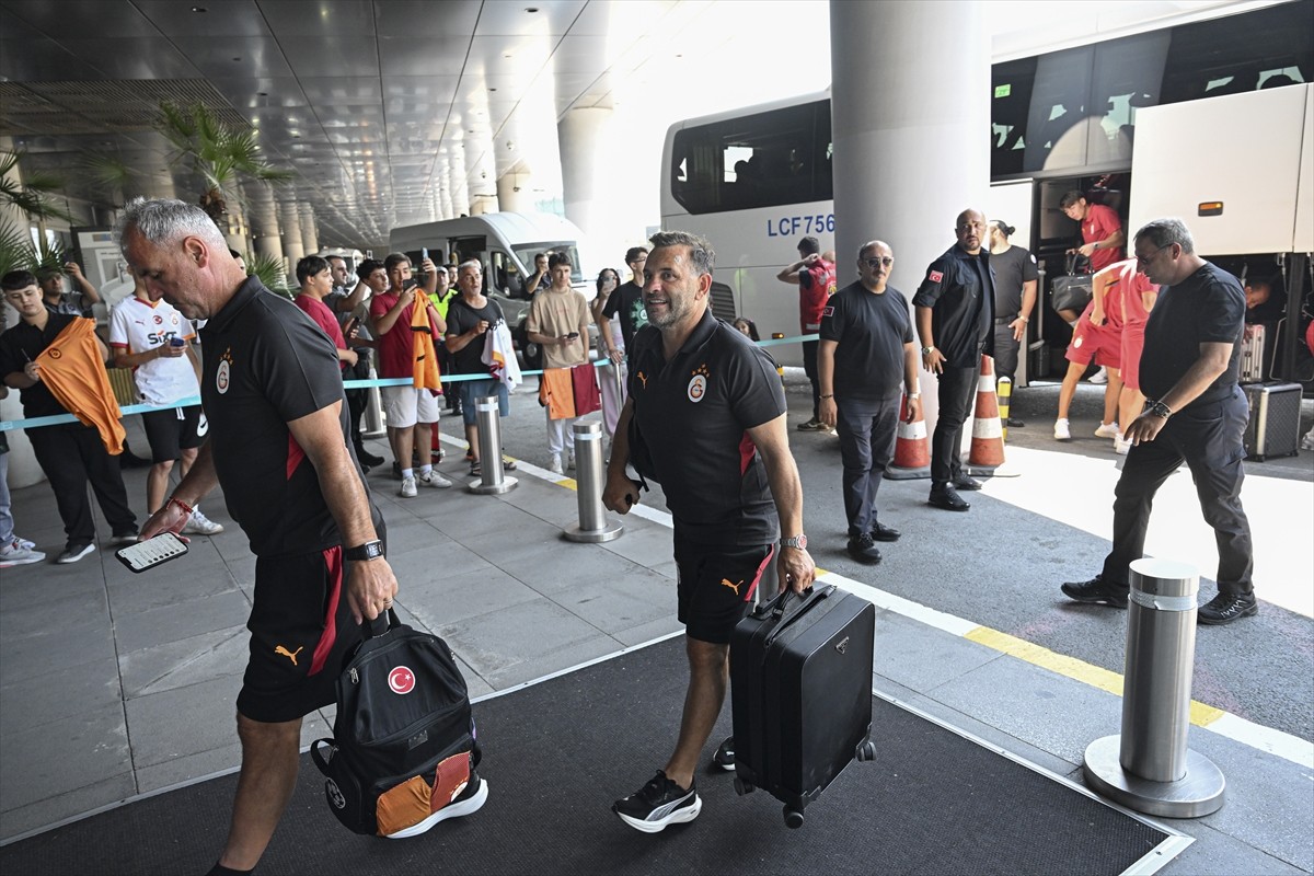Galatasaray Futbol Takımı, yeni sezon hazırlıkları kapsamında kamp çalışmaları ve özel maçlar için...
