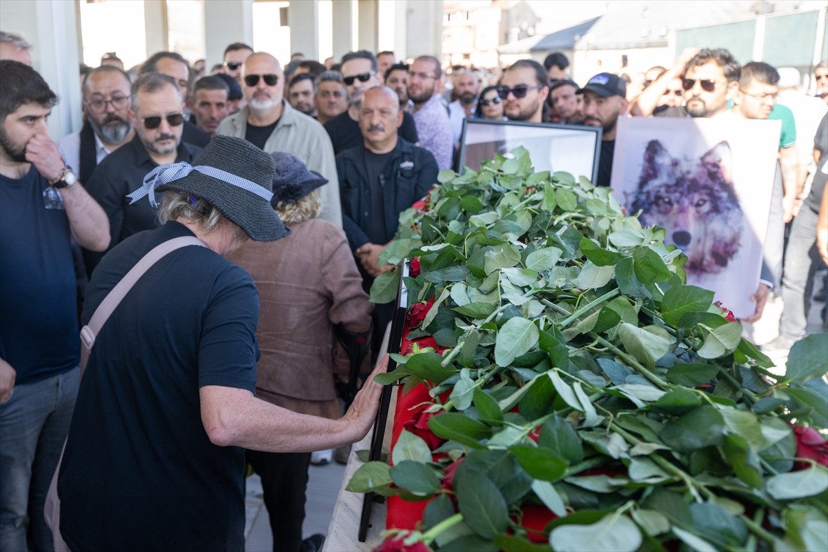Gazi Üniversitesi Tıp Fakültesi'nde akciğer kanseri tanısıyla tedavisi sürerken önceki gün 69...