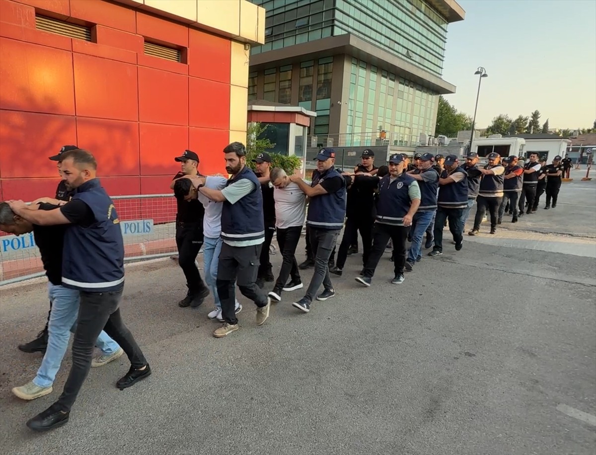 Gaziantep'te farklı tarihlerde meydana gelen kurşunlama olaylarına karıştıkları gerekçesiyle...