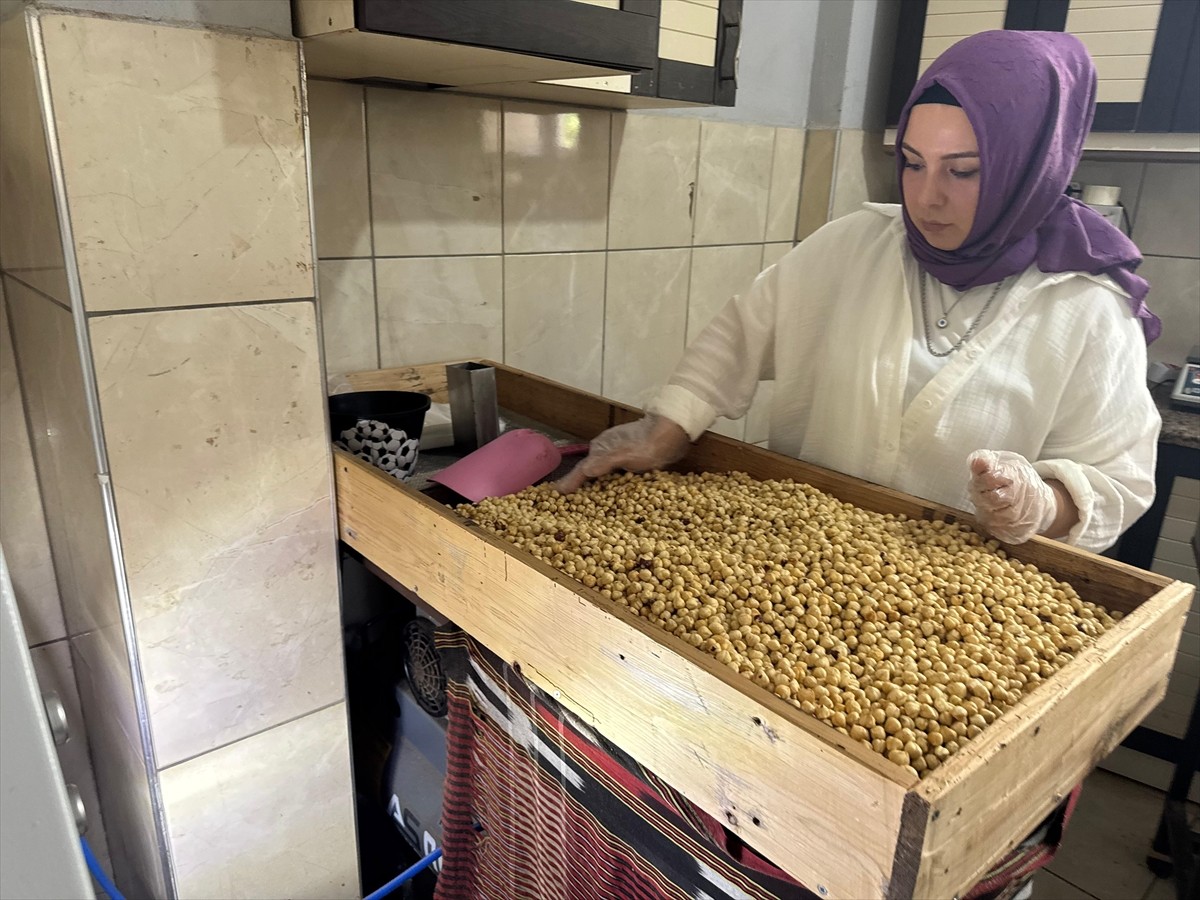 Giresun'da girişimci Aysun Gündoğdu, KOSGEB'in Genç Girişimci Desteği sayesinde kurduğu tesiste...