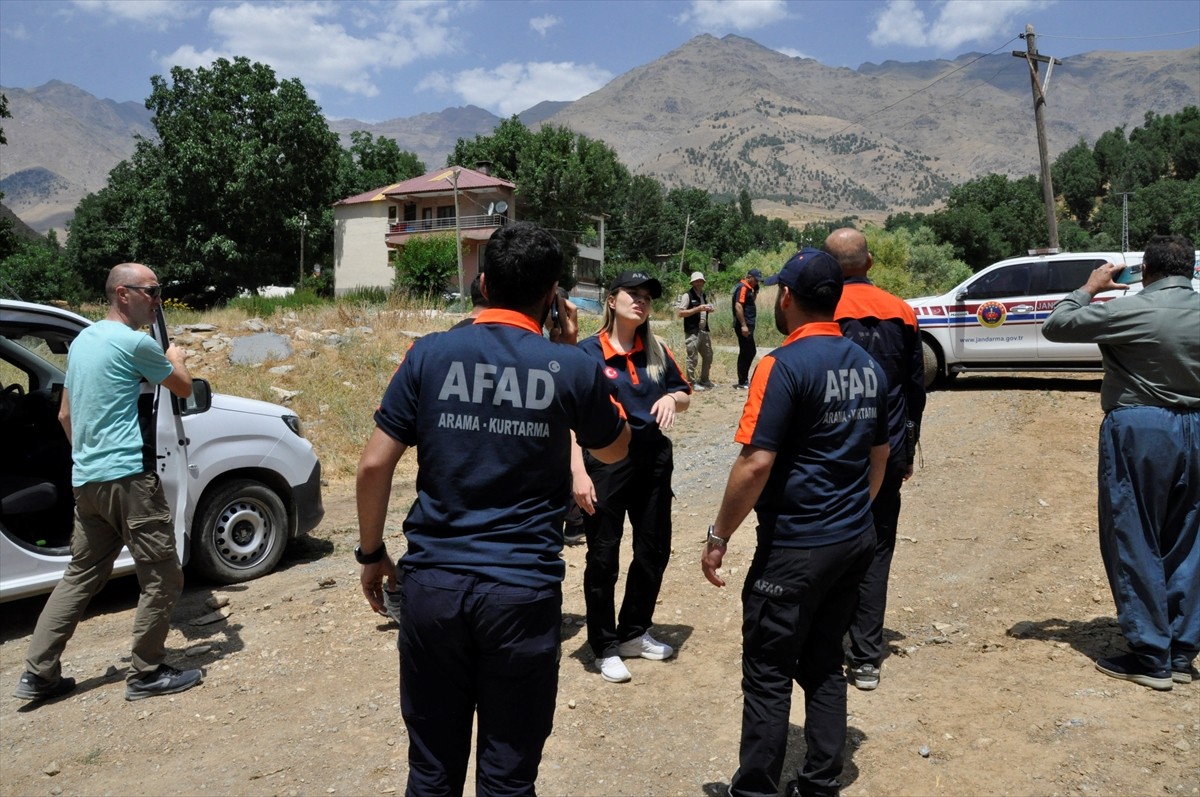 Hakkari'nin Çukurca ilçesinde iki gündür aranan 14 yaşındaki Rojda Ediş, Van'da bulundu. İlçede...
