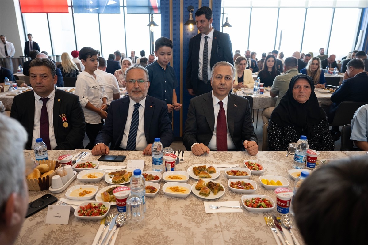 İçişleri Bakanı Ali Yerlikaya (sağ 2), İçişleri Bakanlığı'nda, 15 Temmuz Demokrasi ve Milli Birlik...