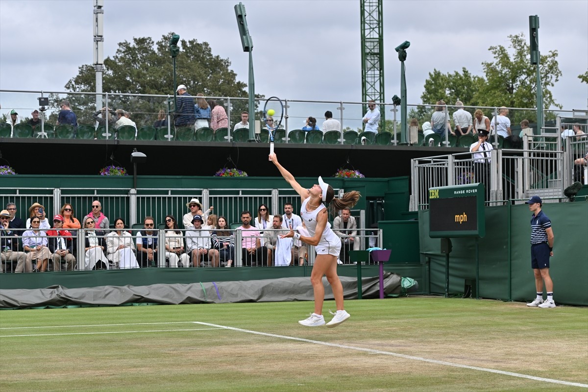 İngiltere'nin başkenti Londra'da düzenlenen sezonun üçüncü grand slam tenis turnuvasında dünya...
