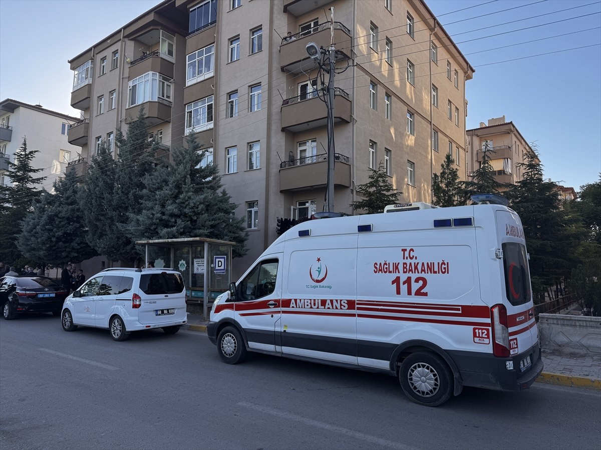 Irak'ın kuzeyindeki Pençe-Kilit Harekatı bölgesinde yürütülen mağara araması faaliyeti esnasında...