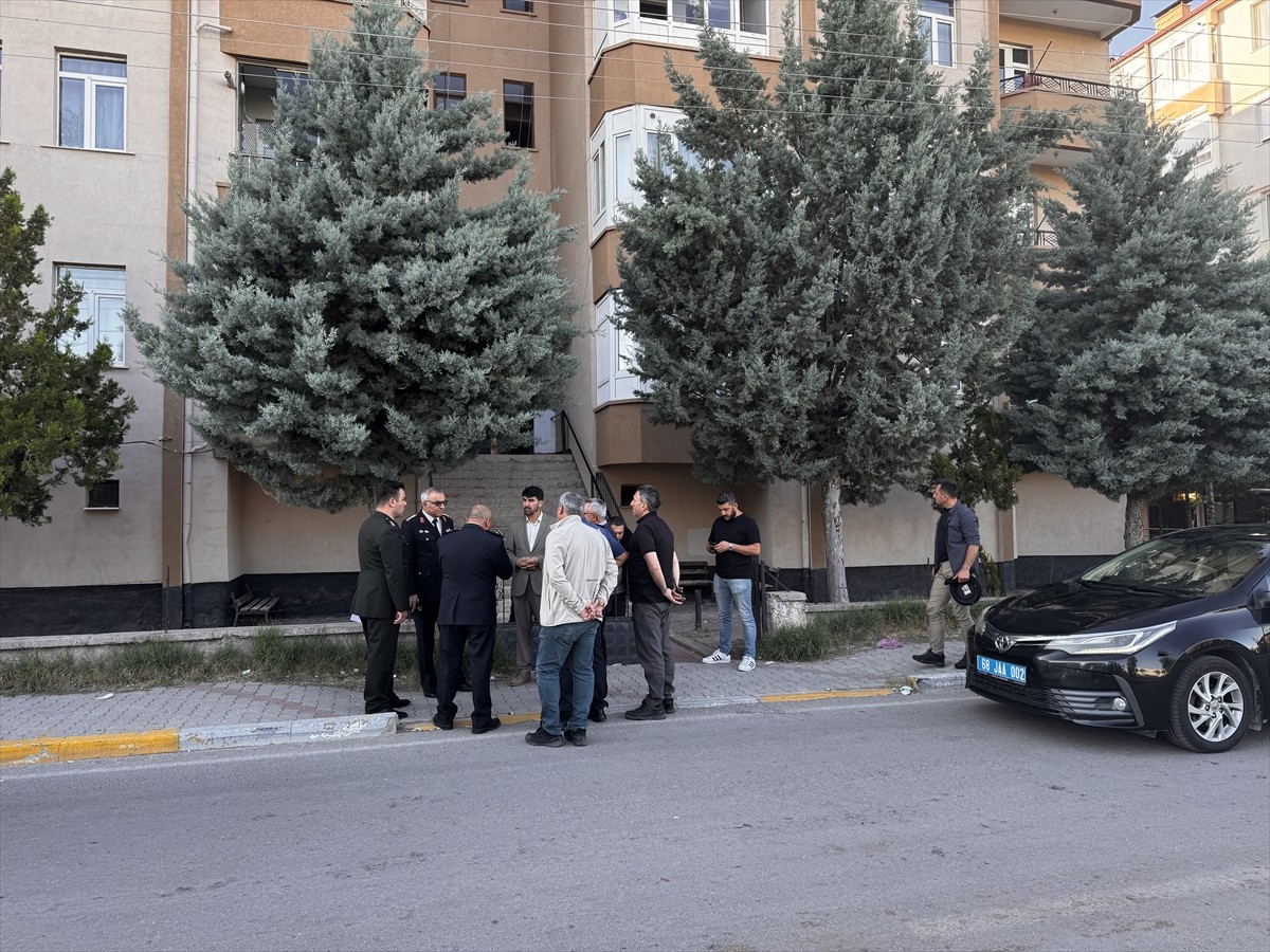 Irak'ın kuzeyindeki Pençe-Kilit Harekatı bölgesinde yürütülen mağara araması faaliyeti esnasında...