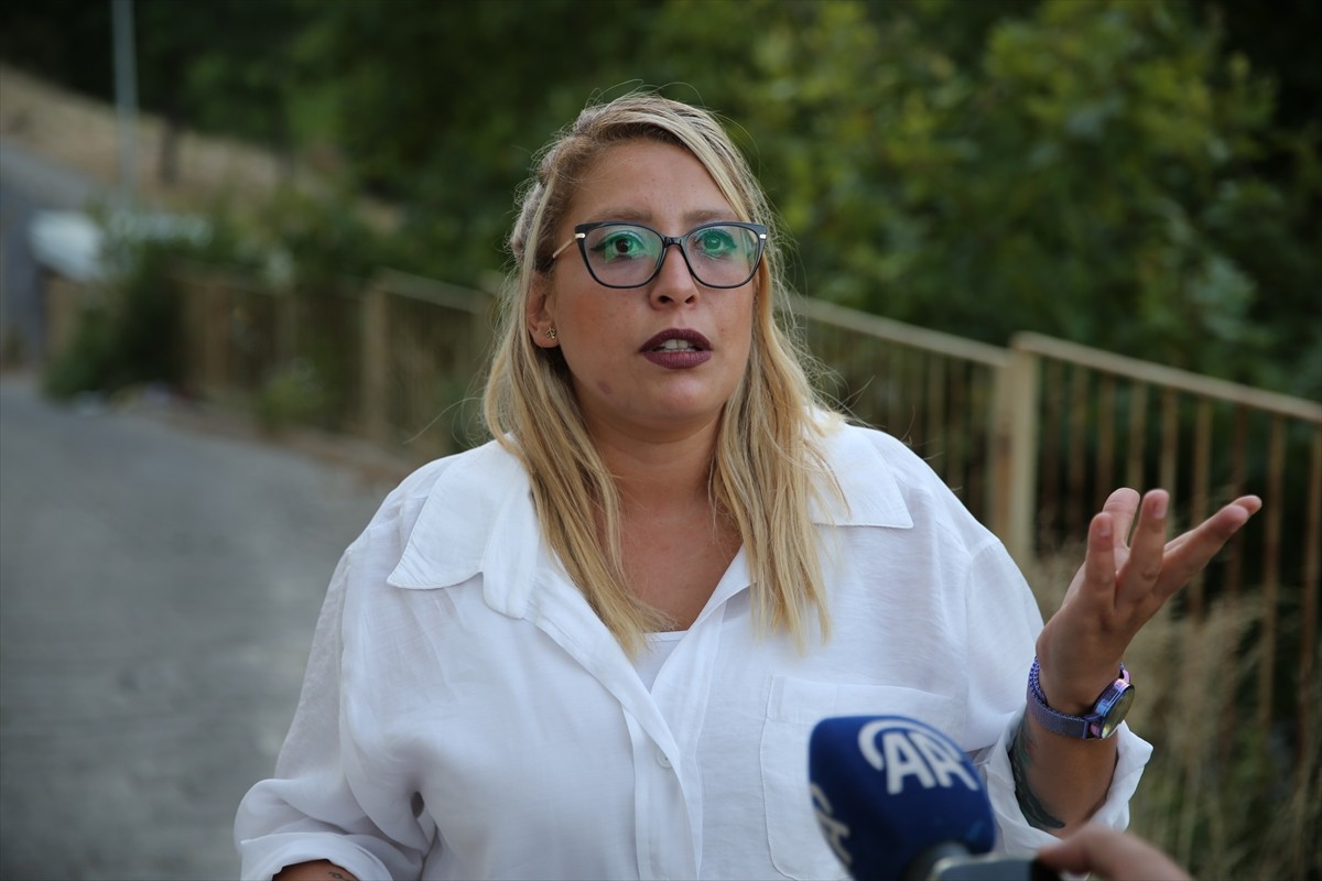 İzmir'de 30 Ekim 2020'de meydana gelen depremin ardından Büyükşehir Belediyesine ait Uzundere...