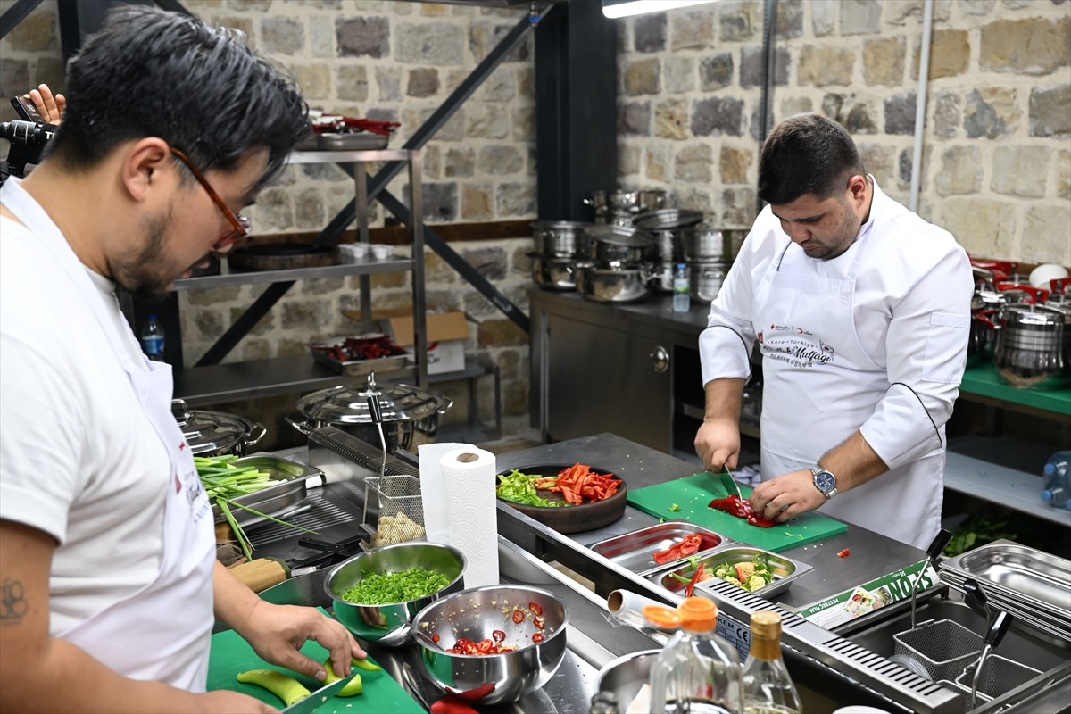 Kahramanmaraş'ta "Kore-Türkiye Dostluk Mutfağı" etkinliği kapsamında iki ülkenin yöresel yemekleri...