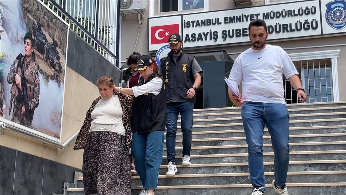 Kartal'da bir evden hırsızlık yaptığı öne sürülen 2 şüpheli gözaltına alındı.