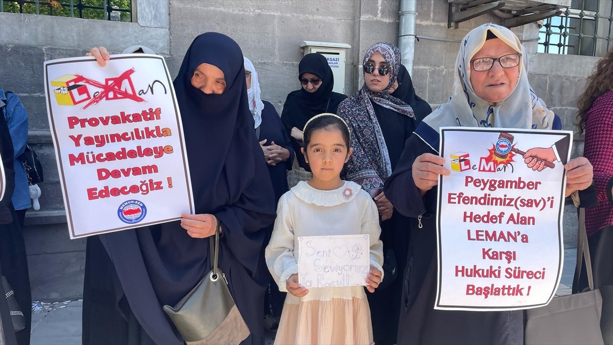 Kayseri'de, Kayseri Gönüllü Kültür Kuruluşları Hazreti Muhammed'in karikatür çizimini yayımlayan...