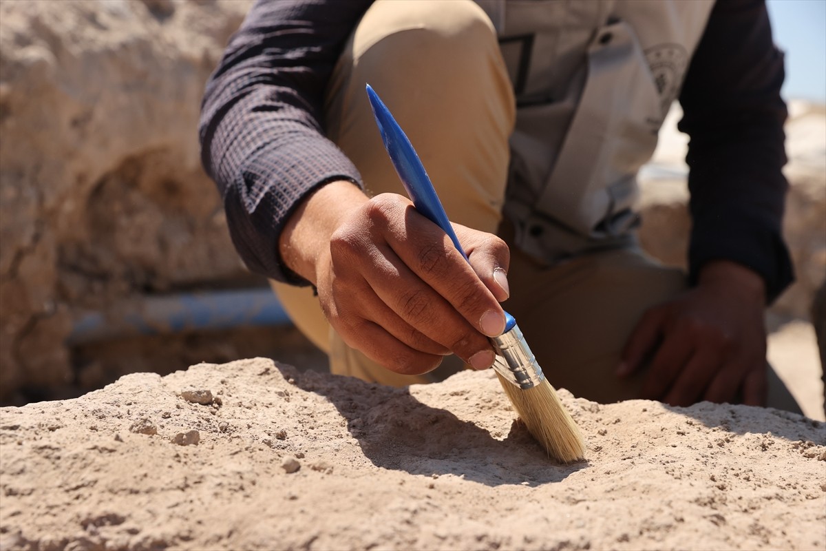 Kayseri'nin İncesu ilçesinde bulunan Geç Roma-Erken Bizans dönemine ait mozaikli yapıyı ortaya...