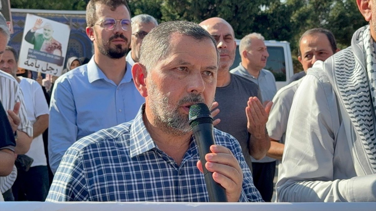 Mardin'de, İsrail'in Gazze'ye yönelik saldırıları protesto edildi. Merkez Artuklu ilçesindeki 15...