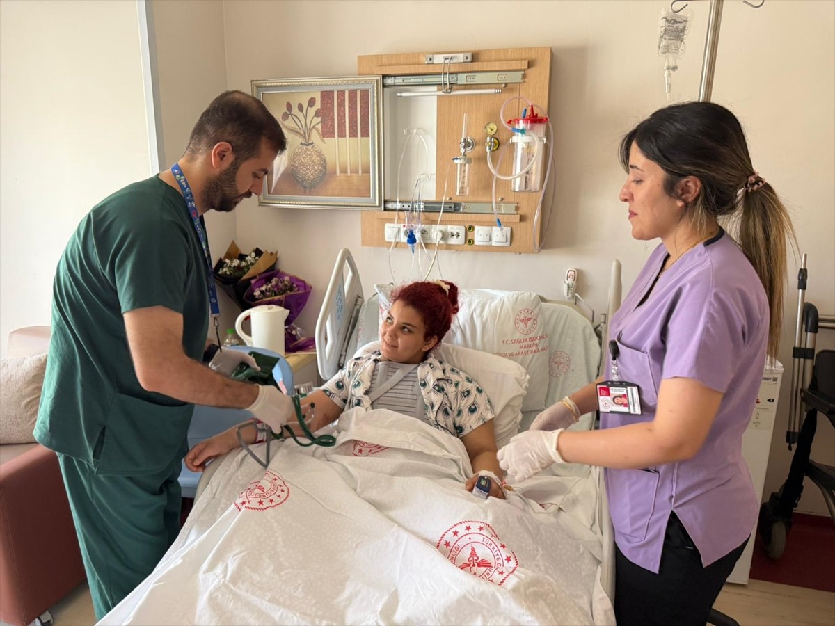 Mardin'de yüksekten düşme sonucu halk arasında "iman tahtası" olarak bilinen göğüs kemiğinde kırık...