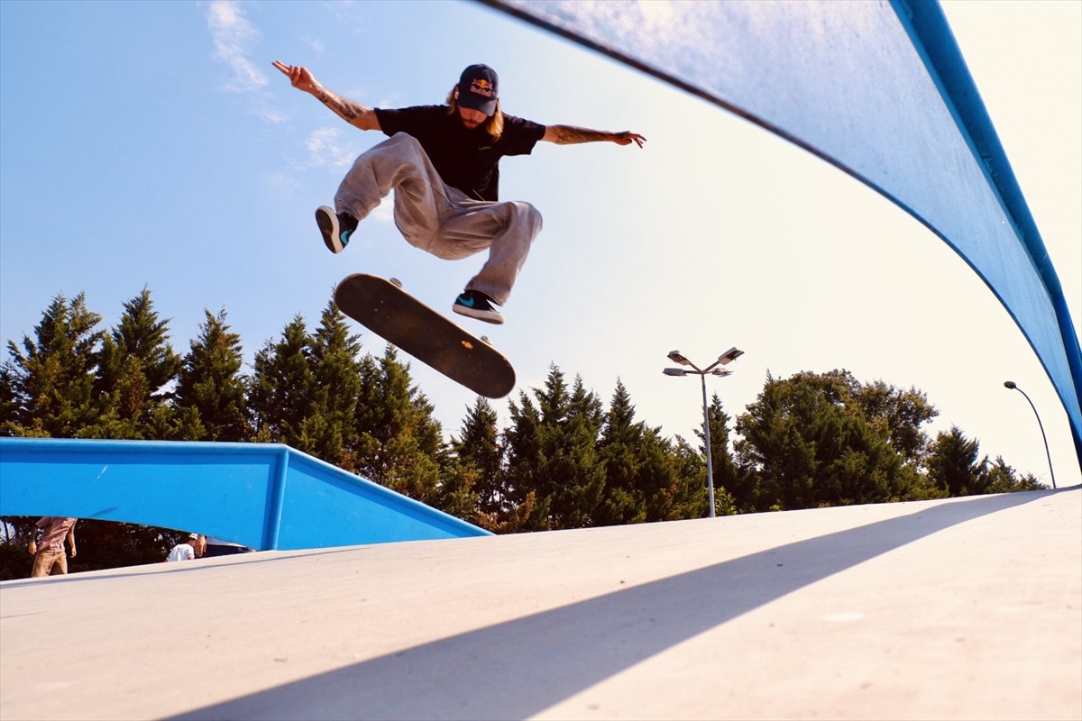 Mattia Ahmet Minguzzi Kaykay Şampiyonası 2. Etap Ulusal Sıralama Yarışması, Bursa'da sona erdi....