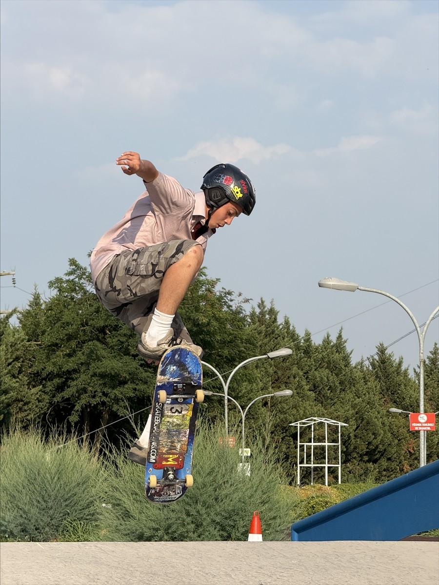 Mattia Ahmet Minguzzi Kaykay Şampiyonası 2. Etap Ulusal Sıralama Yarışması, Bursa'da sona erdi....