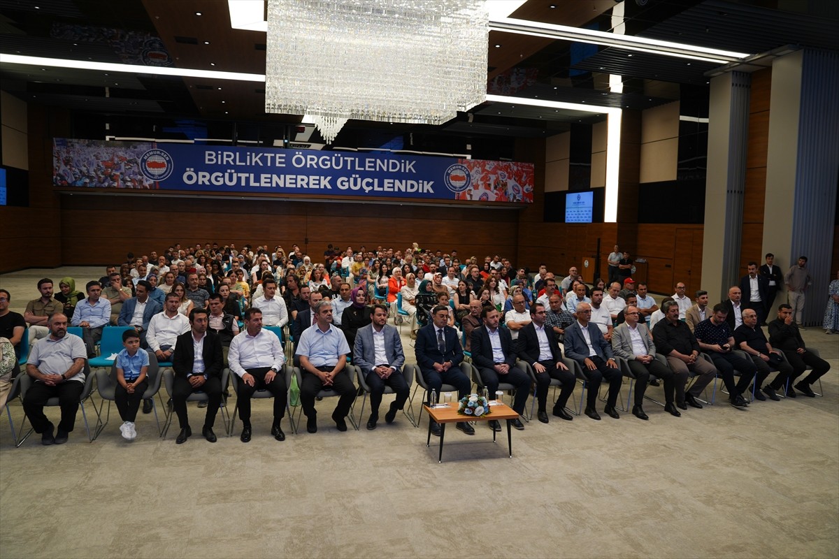 Memur-Sen Genel Merkezi'nde, AK Parti İstanbul Milletvekili Serkan Bayram'ın hayat hikayesini ele...