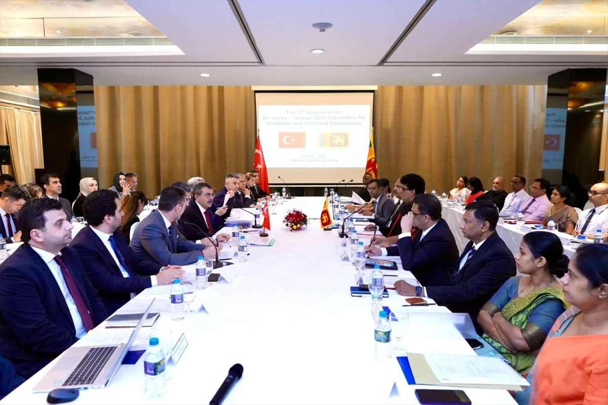 Milli Eğitim Bakanı Yusuf Tekin, Sri Lanka Ticaret, Gıda Güvenliği ve İş Birliği Bakanı Wasantha...