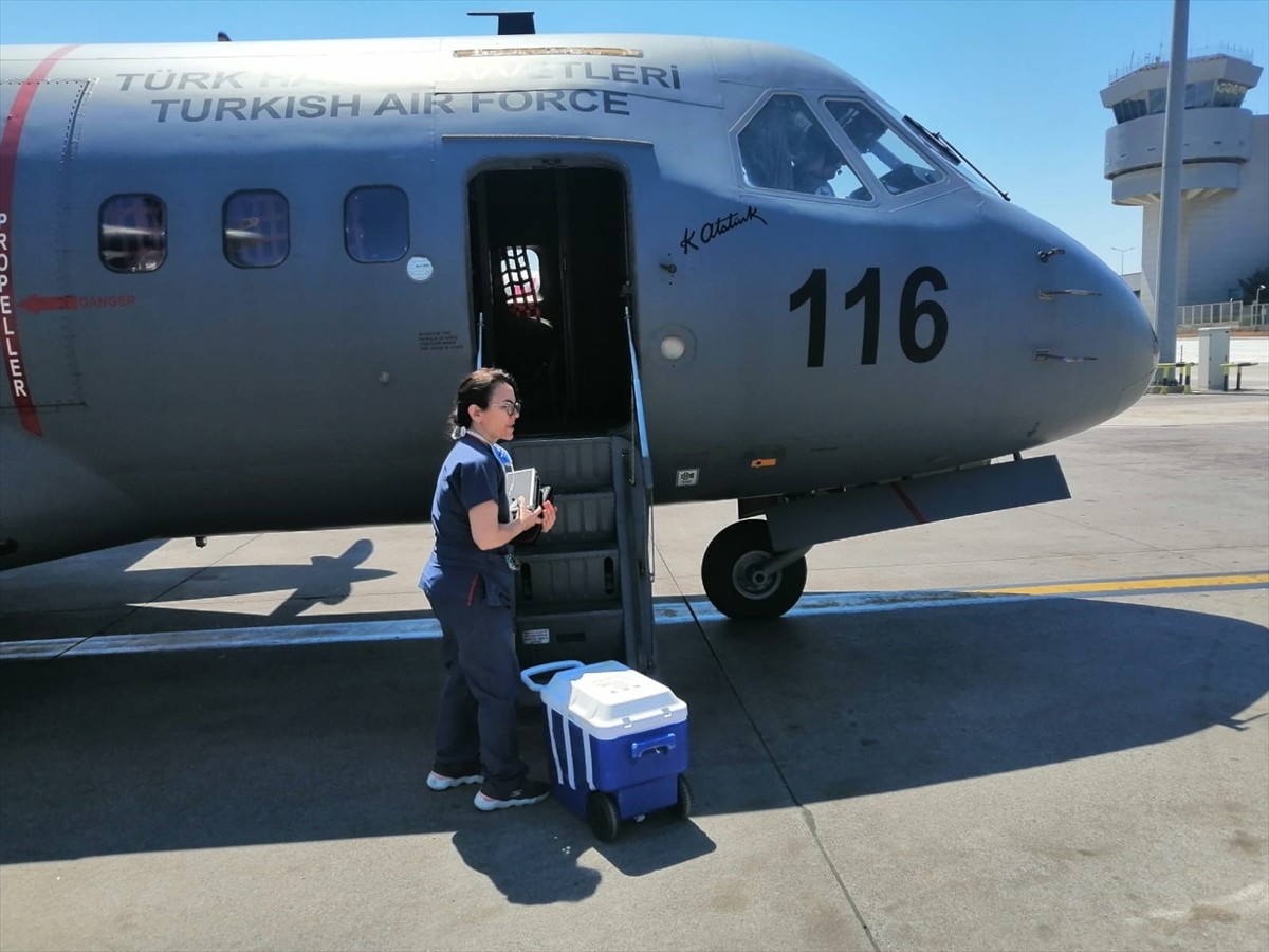 Milli Savunma Bakanlığı, organ nakli bekleyen hasta için Hava Kuvvetleri Komutanlığına ait uçakla...