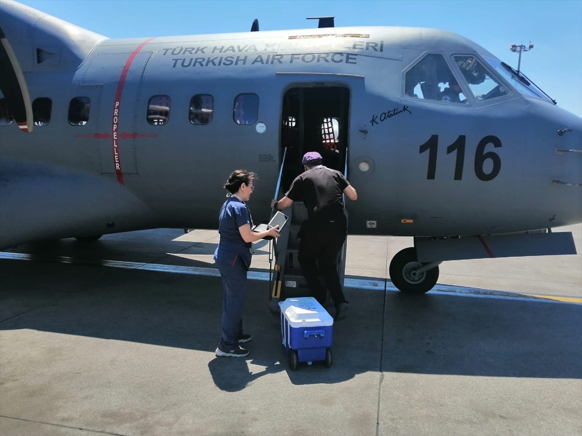 Milli Savunma Bakanlığı, organ nakli bekleyen hasta için Hava Kuvvetleri Komutanlığına ait uçakla...