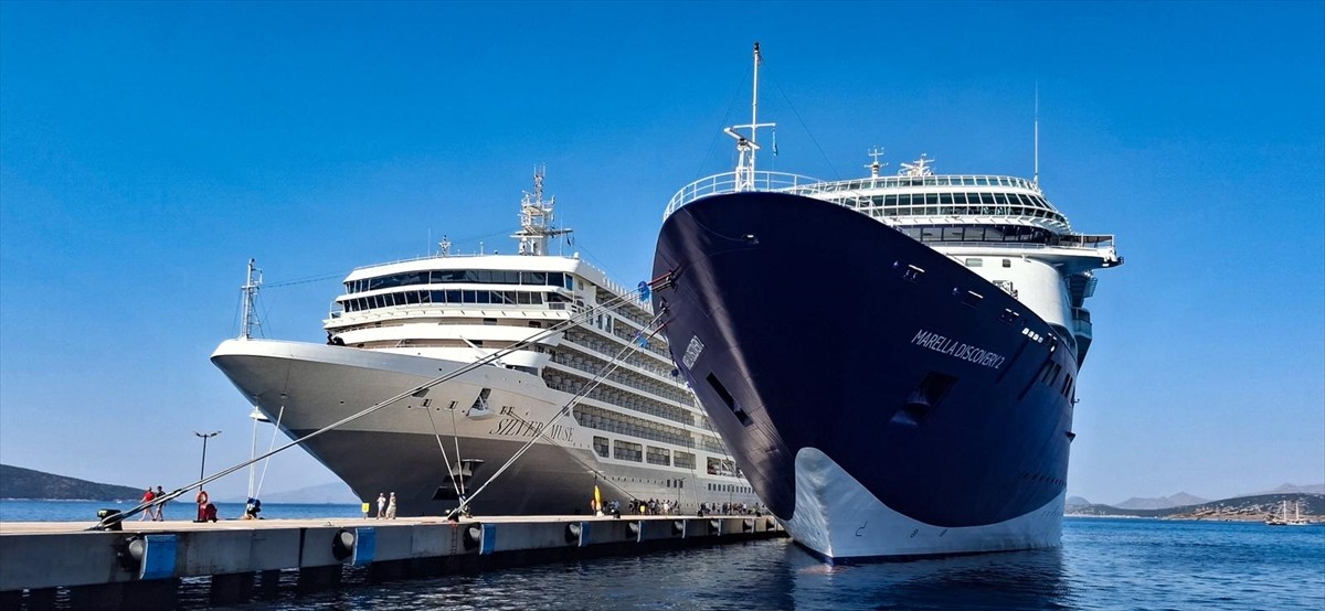 Muğla'nın Bodrum ilçesine, "Marella Discovery 2" ve "Silver Muse" isimli kruvaziyerler, 2 bin 482...