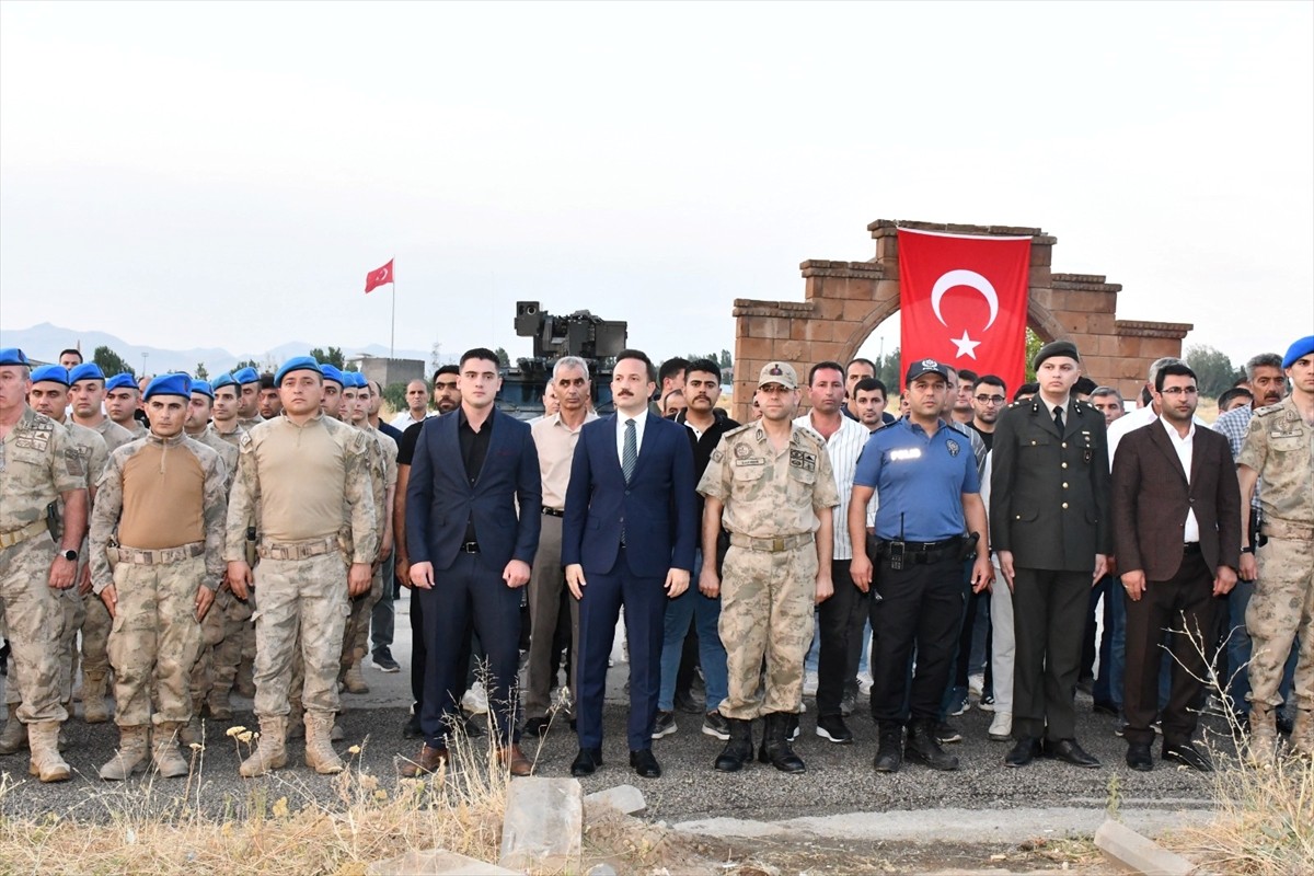 Muş'un Malazgirt ilçesinde, 10 yıl önce PKK'lı teröristlerce düzenlenen silahlı saldırı sonucu...