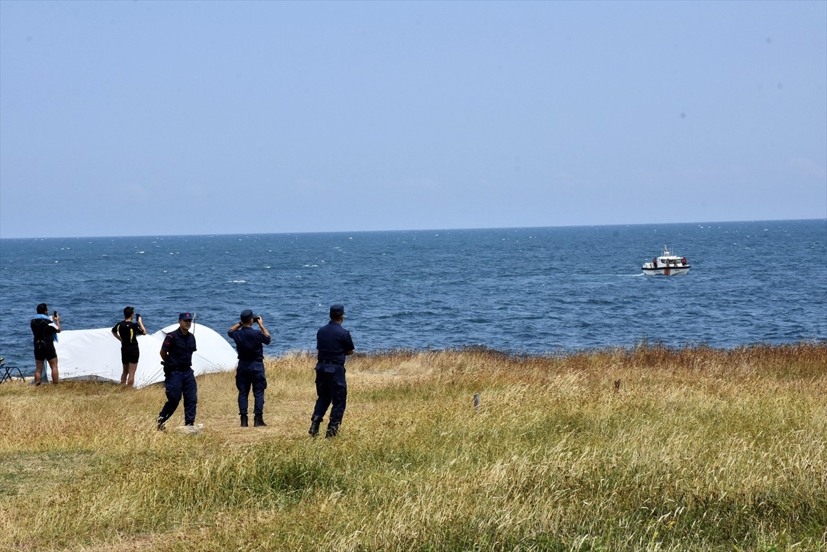 Ordu'nun Perşembe ilçesinde denizde bulunan mayın imha edildi.