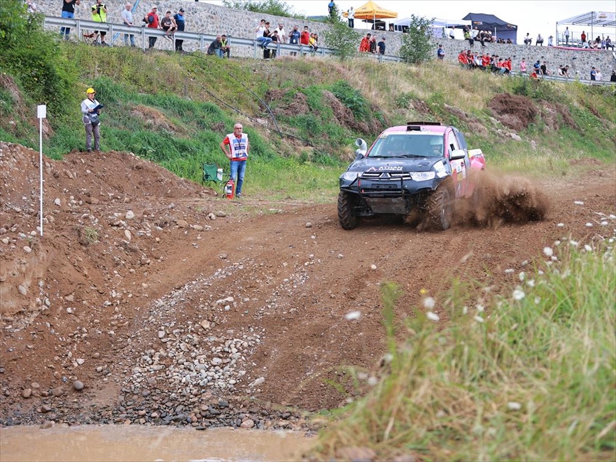 Petlas Türkiye Off-Road Şampiyonası 3. ayağı, Giresun'da gerçekleştirildi.