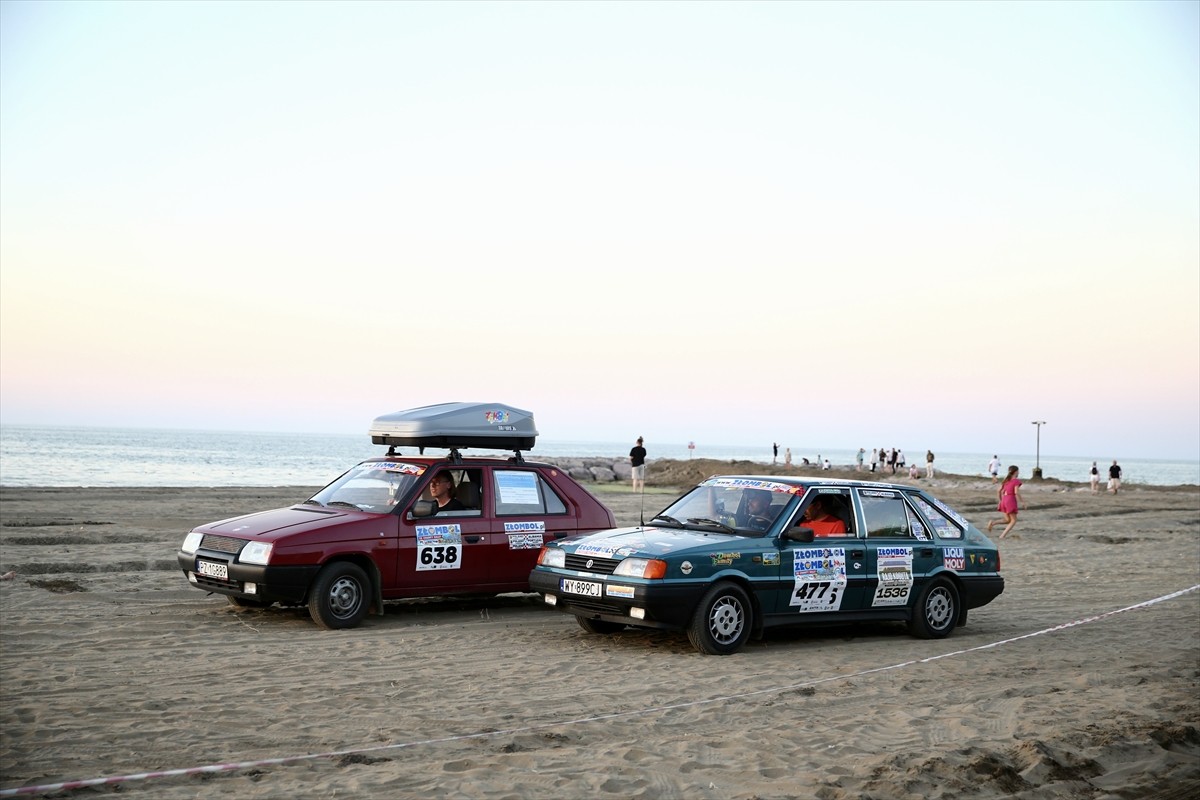 Polonya'dan başlayarak her yıl dünyanın çeşitli ülkelerinde düzenlenen "Zlombol Rallisi", bu yıl...