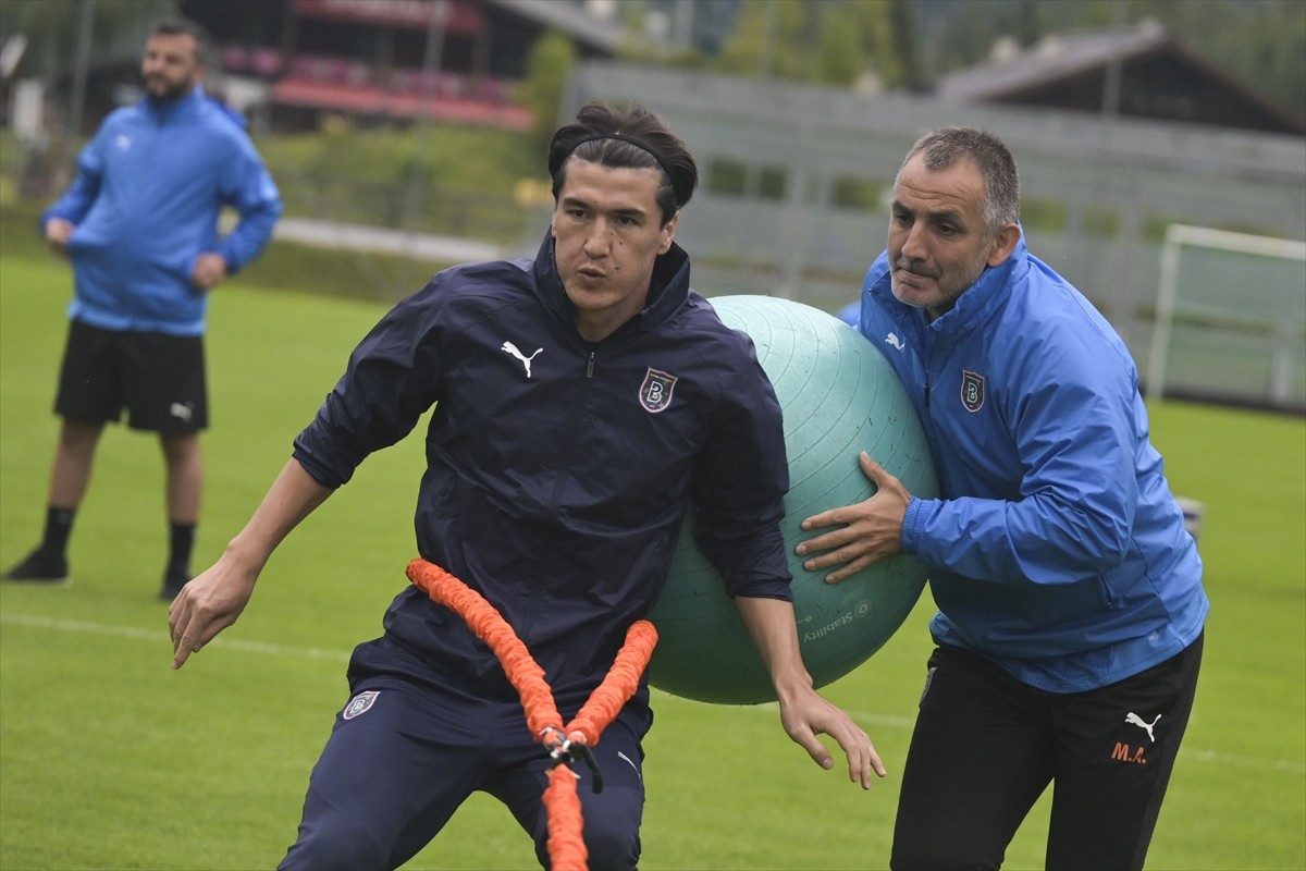RAMS Başakşehir Futbol Takımı, yeni sezon hazırlıklarını Avusturya'nın Tirol eyaletine bağlı...