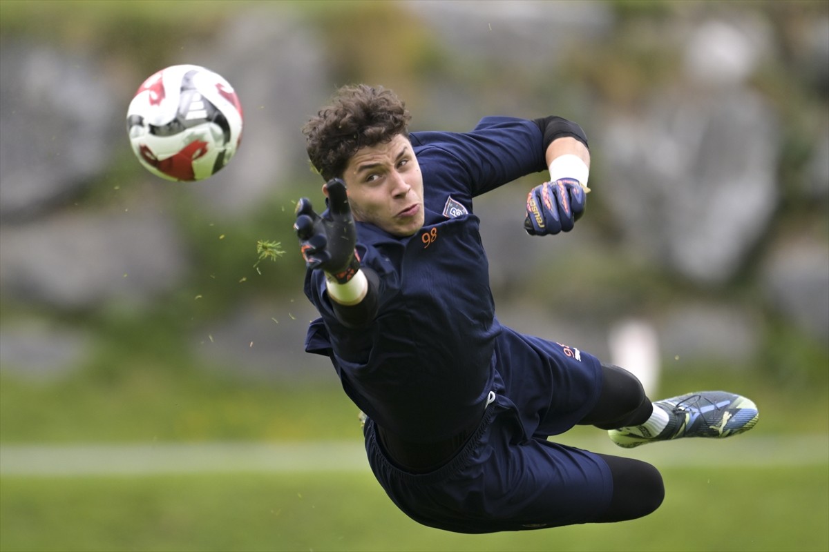 RAMS Başakşehir Futbol Takımı, yeni sezon hazırlıklarını teknik direktör Çağdaş Atan yönetiminde...