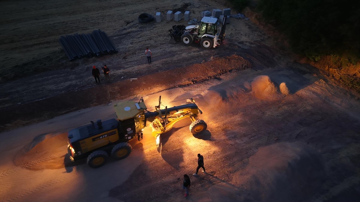 Sakarya'da başlayan ve Bilecik'in Gölpazarı ve Osmaneli ilçeleri sınırlarına sıçrayan orman...
