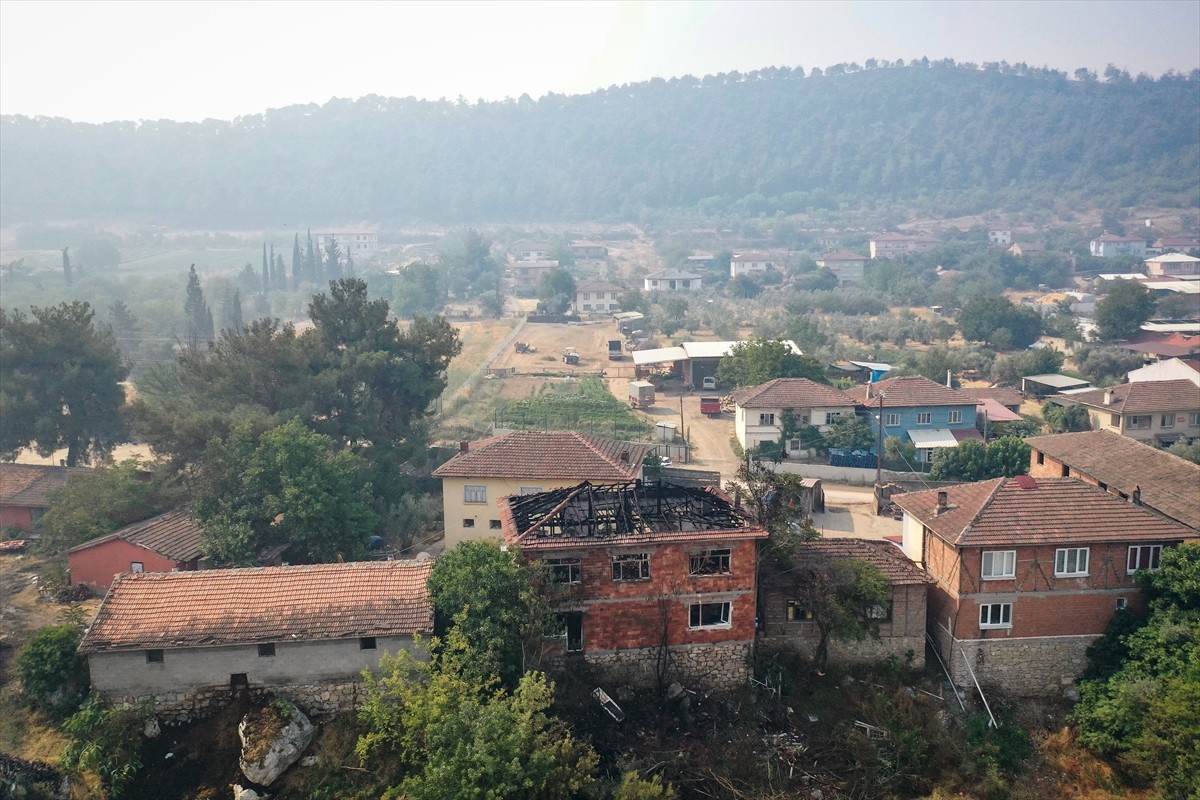 Sakarya'nın Geyve ilçesinde başlayıp Bilecik'e ulaşan, dün sabah büyük oranda kontrol altına...
