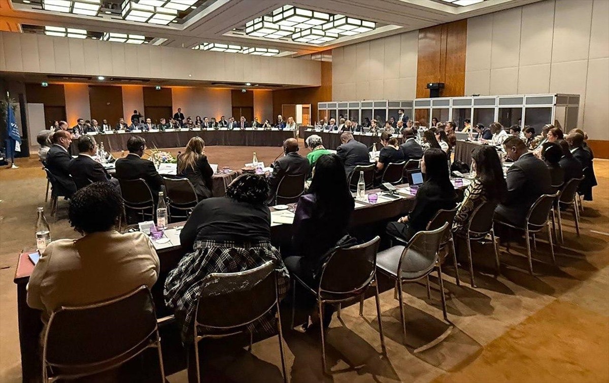 Sanayi ve Teknoloji Bakanı Mehmet Fatih Kacır, İsviçre'nin Cenevre kentinde düzenlenen Dünya Fikri...