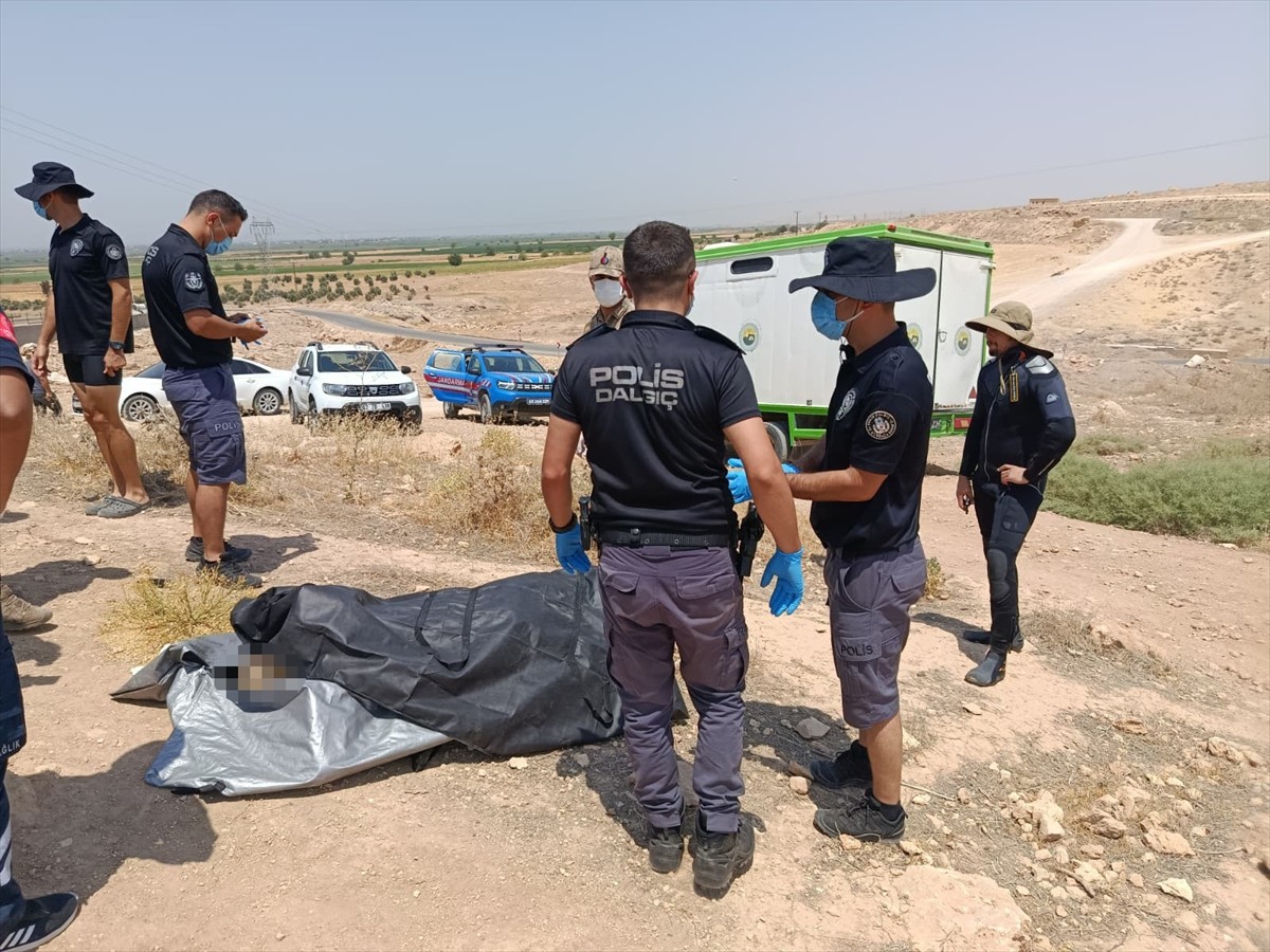 Şanlıurfa'nın Haliliye ilçesinde sulama kanalında akıntıya kapılan kişinin cesedine...