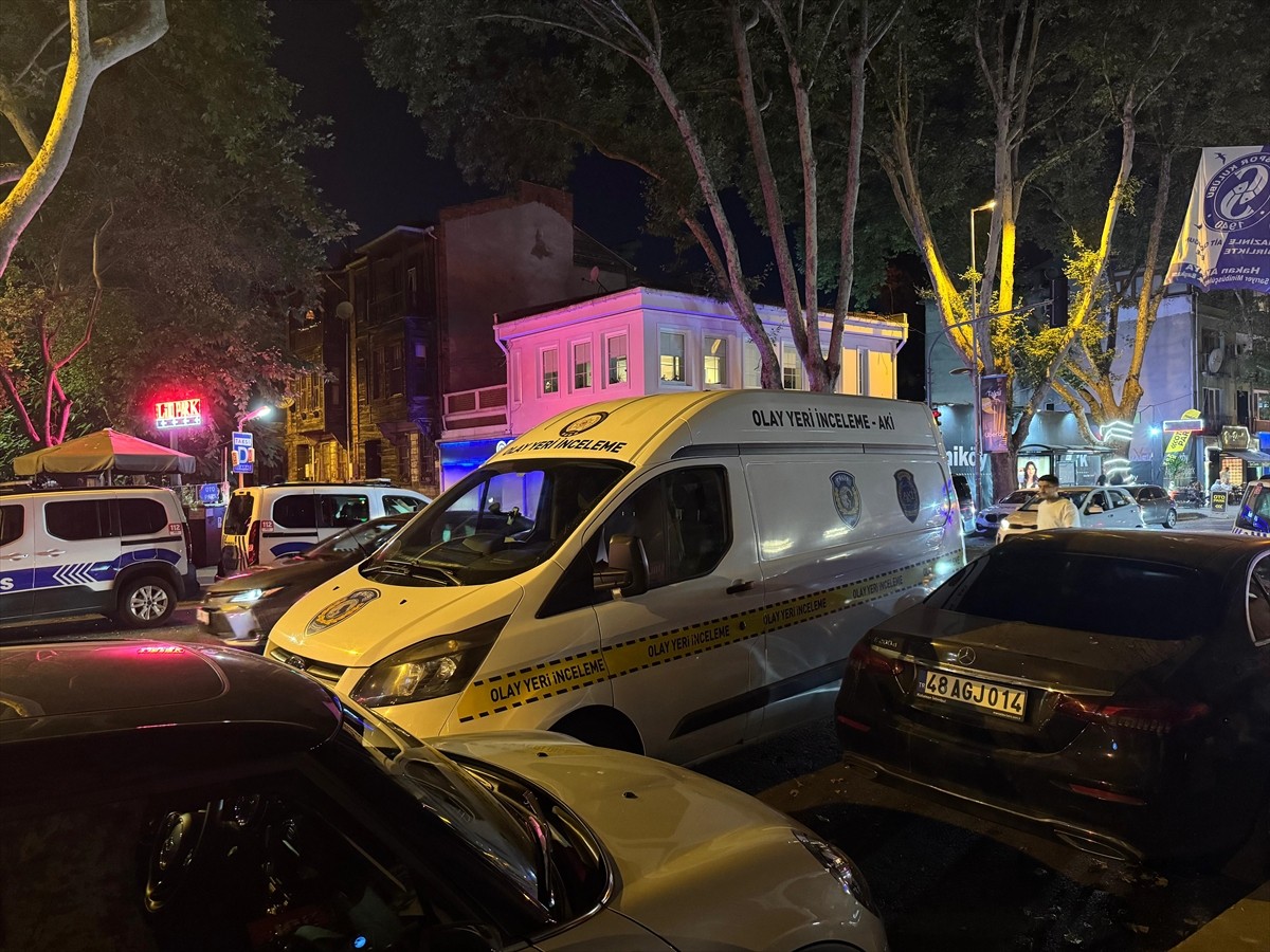 Sarıyer'de, iskele yakınlarında denizde ceset bulundu. Yeniköy İskelesi önlerinde ceset olduğunu...