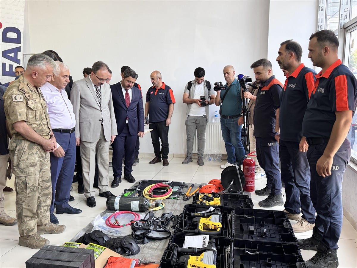 Siirt'te "AFAD Destek Gönüllüleri Kimlik Kartı Dağıtım Töreni" düzenlendi.