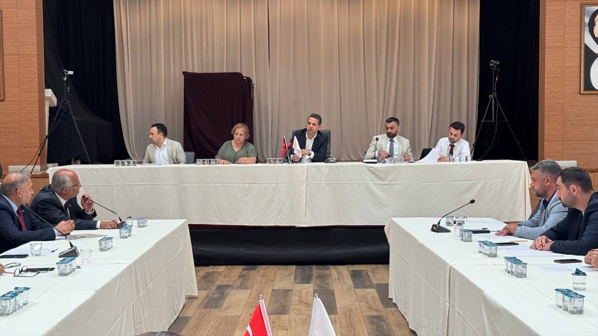 Şile Belediye Meclisi toplantısı, Meclis 1. Başkanvekili Ahmet Coşkun başkanlığında Şile...