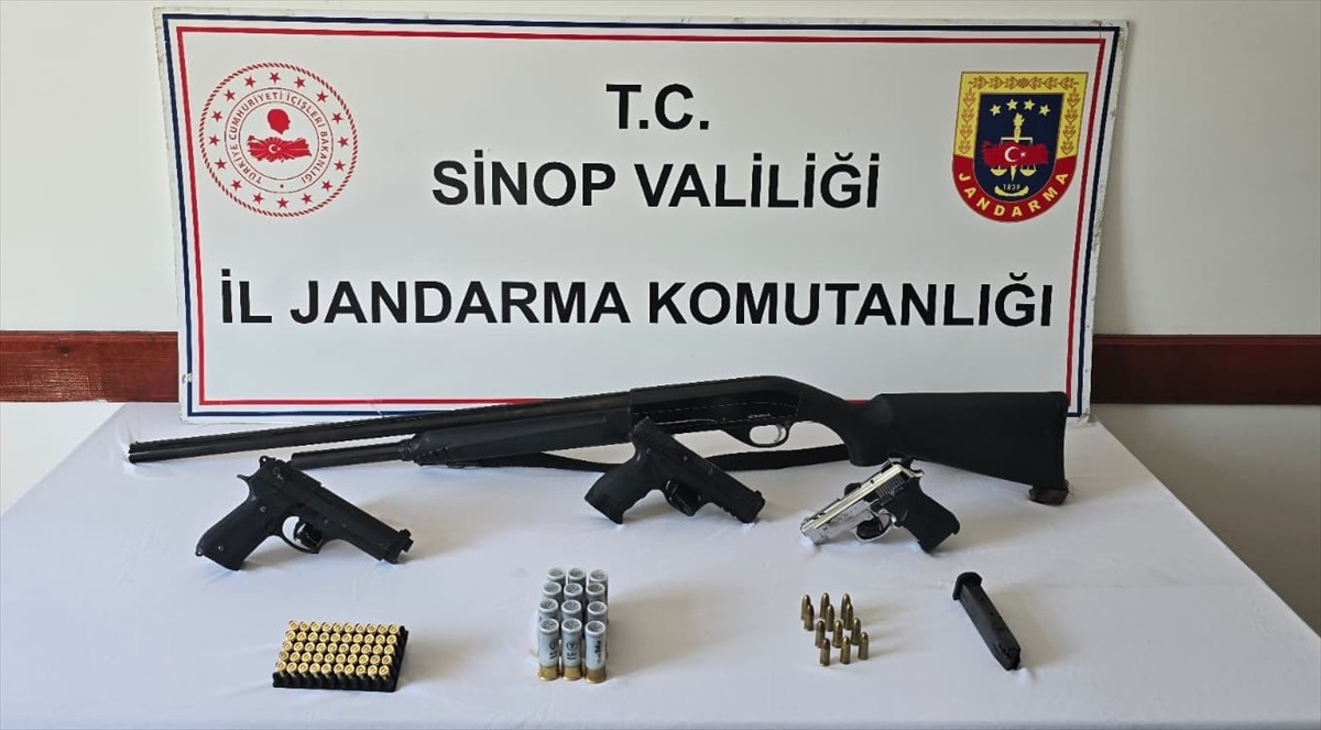 Sinop'ta, düğün merasiminde silahla havaya ateş ettikleri anları sosyal medyada paylaşan 2 kişi...