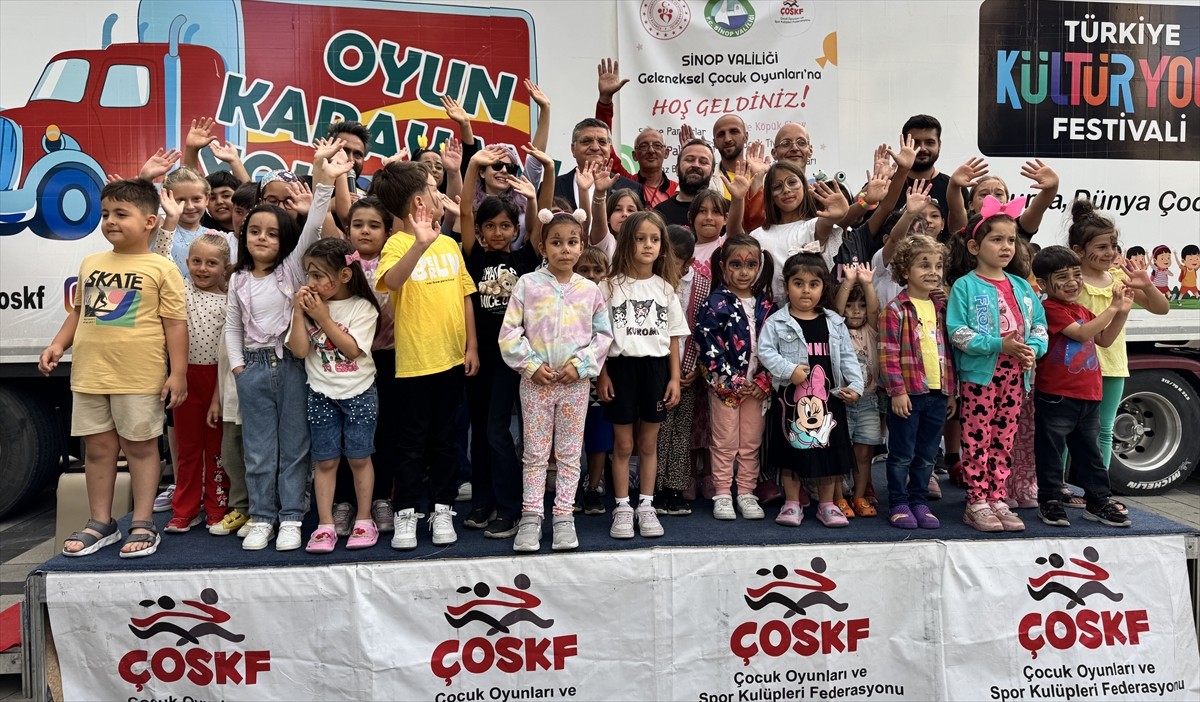 Sinop'ta Valilik tarafından düzenlenen ve 4 gün süren Geleneksel Çocuk Oyunları Şenliği'nde...