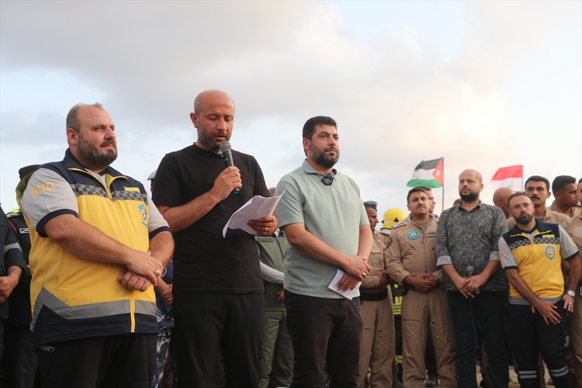 Suriye'nin kuzeybatısındaki Lazkiye ilinde son günlerde etkili olan orman yangınları tamamen...