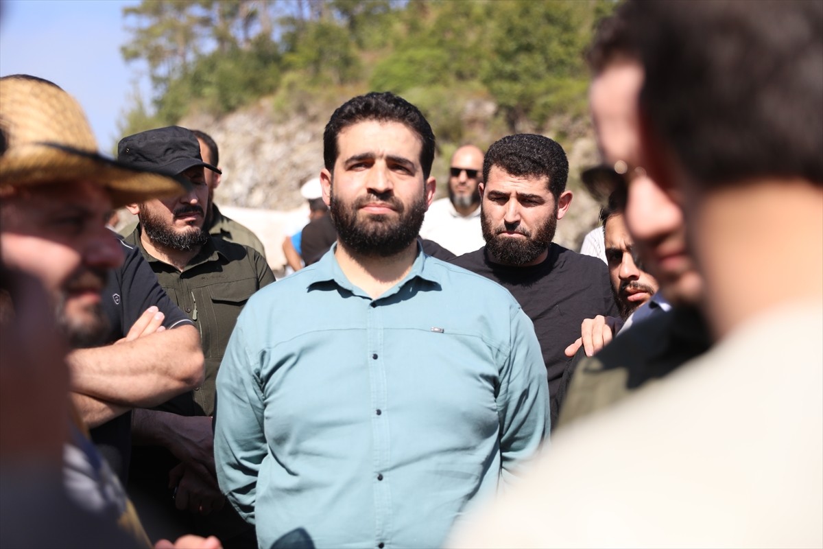 Suriye İçişleri Bakanı Enes Hattab, Lazkiye'nin Bayırbucak bölgesine bağlı Kastal Maaf köyünde...