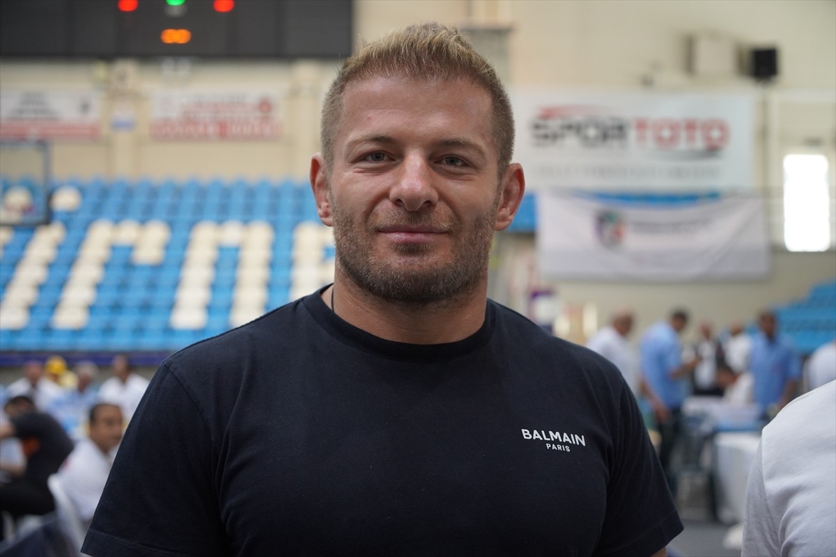 Tarihi Kırkpınar Yağlı Güreşleri'nde 2013 ve 2017 yıllarında altın kemer kazanan başpehlivan...